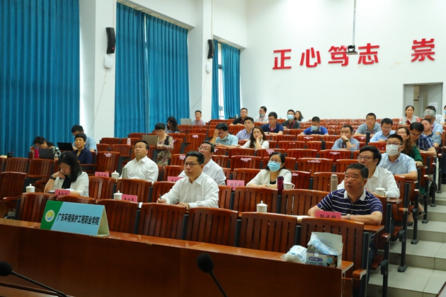 我校组织收看教育部职业教育法专场宣讲活动视频会